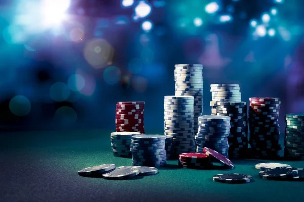 Live dealer HD streaming on winjos mobile app showing tournament table